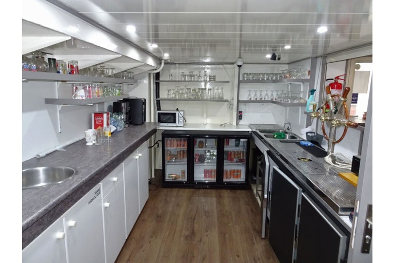 Bateau d'excursion 150 passagers