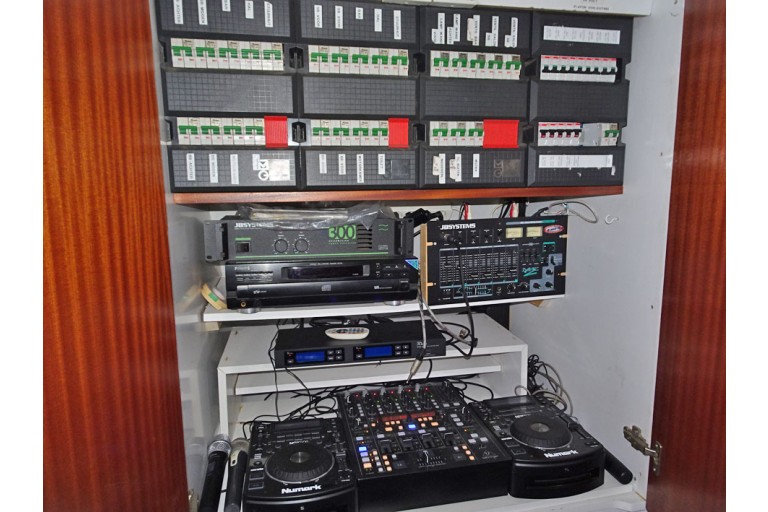 Bateau d'excursion 150 passagers