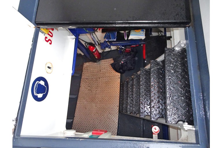 Bateau d'excursion 150 passagers