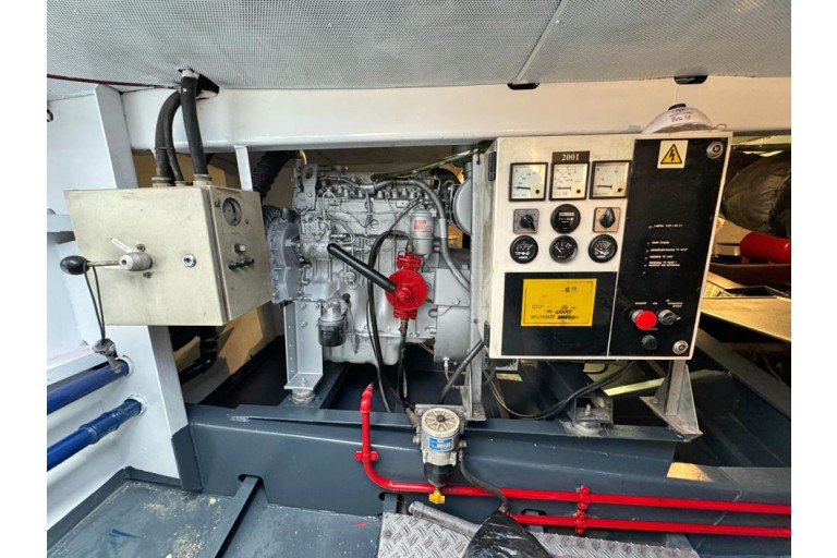 Bateau d'excursion 150 passagers