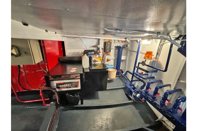 Bateau d'excursion 150 passagers