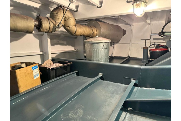 Bateau d'excursion 150 passagers