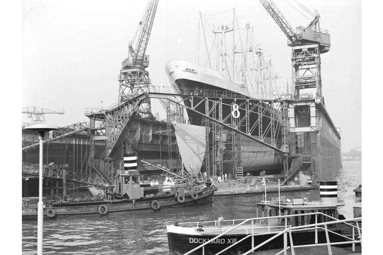 Dockyard 13, Motor tender