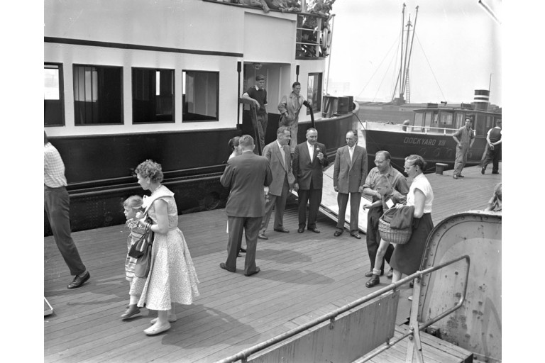 Dockyard 13, Motor tender