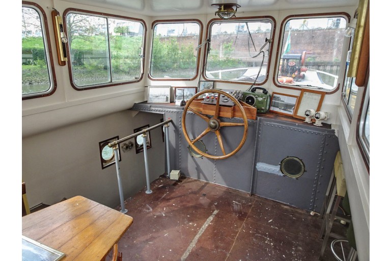 Dockyard 13, Motor tender