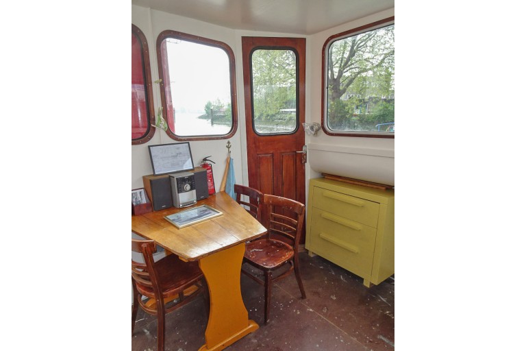 Dockyard 13, Motor tender