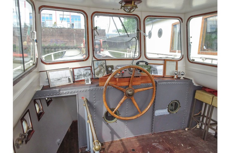 Dockyard 13, Motor tender