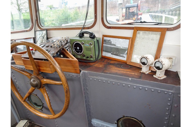 Dockyard 13, Motor tender