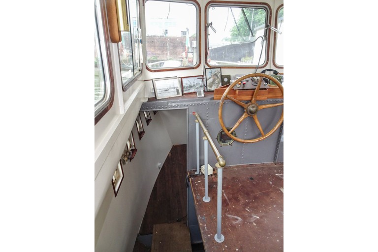 Dockyard 13, Motor tender