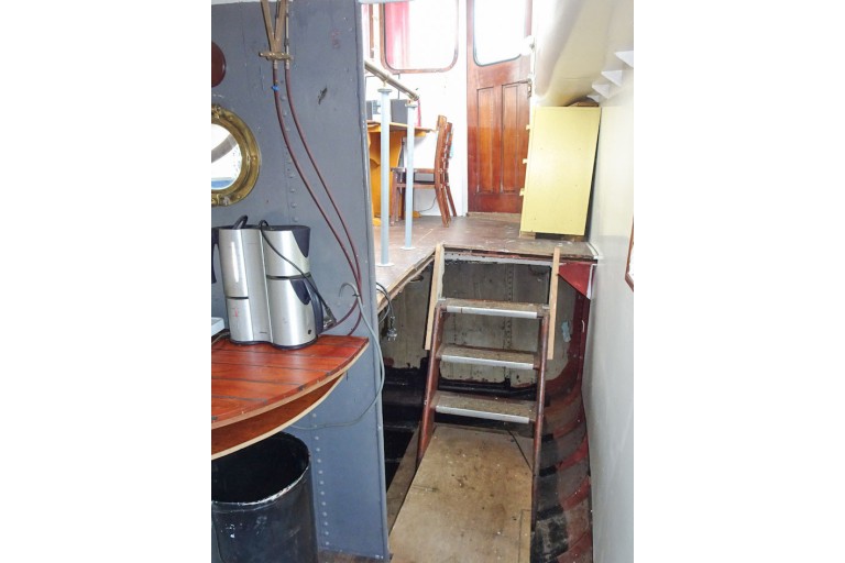 Dockyard 13, Motor tender