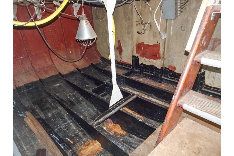Dockyard 13, Motor tender