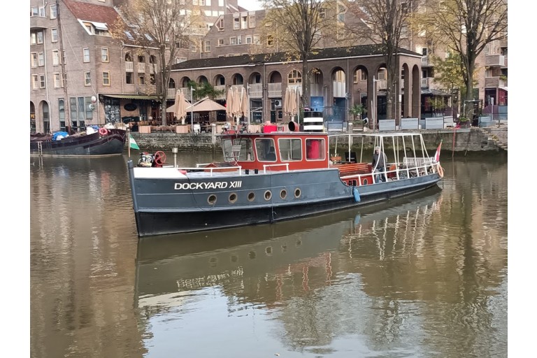 Dockyard 13, Motor tender