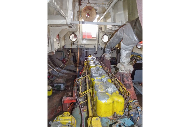 Dockyard 13, Motor tender