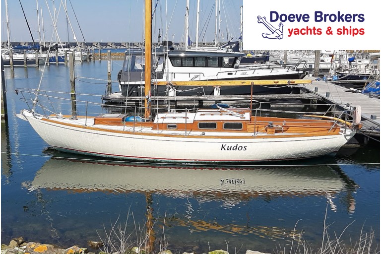 Classic sailing yacht 9.60