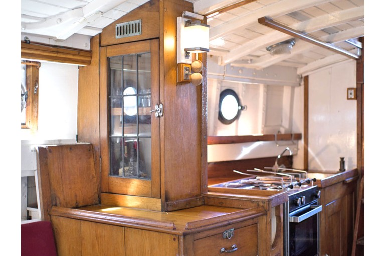 Silver Classic Motor Yacht 12.80 TSDY