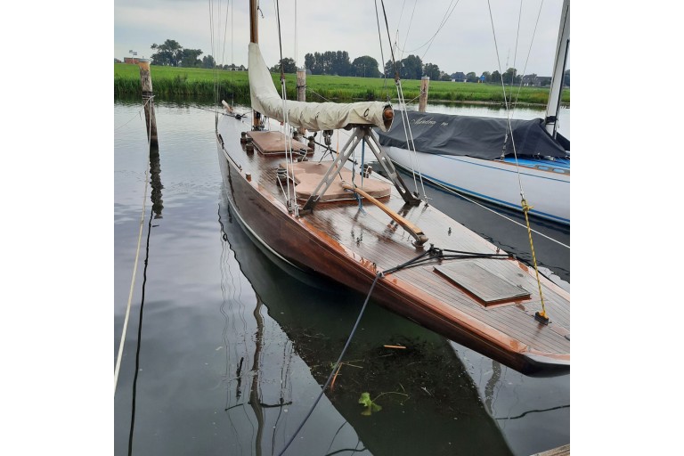 6mR Classic Sailing Yacht 38
