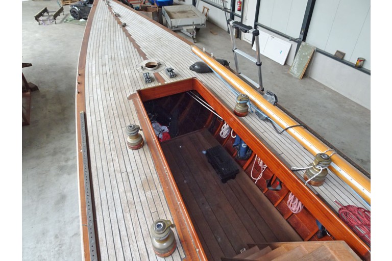 6mR Classic Sailing Yacht 38