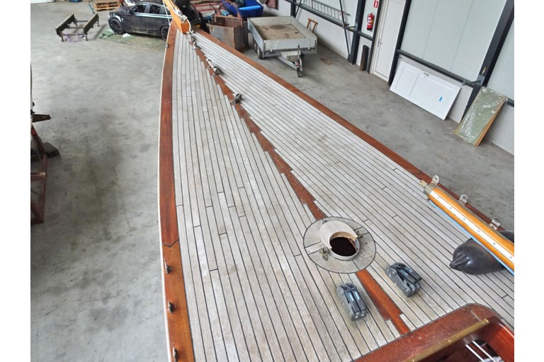 6mR Classic Sailing Yacht 38