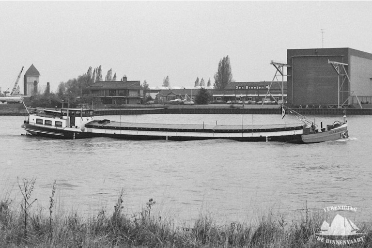 Luxe Motor Houseboat hull 29.75