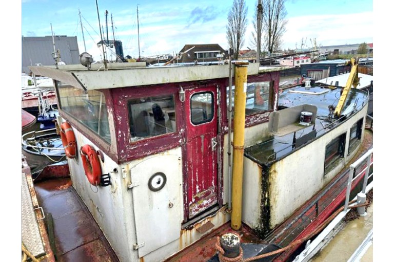 Luxe Motor Houseboat hull 29.75