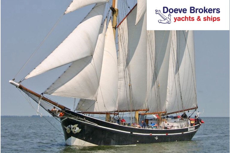 Top sail schooner 26 overnight guests