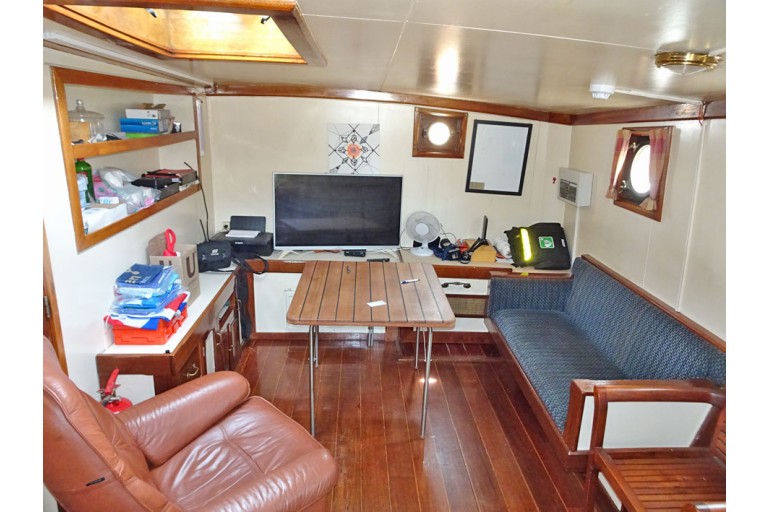 Top sail schooner 26 overnight guests