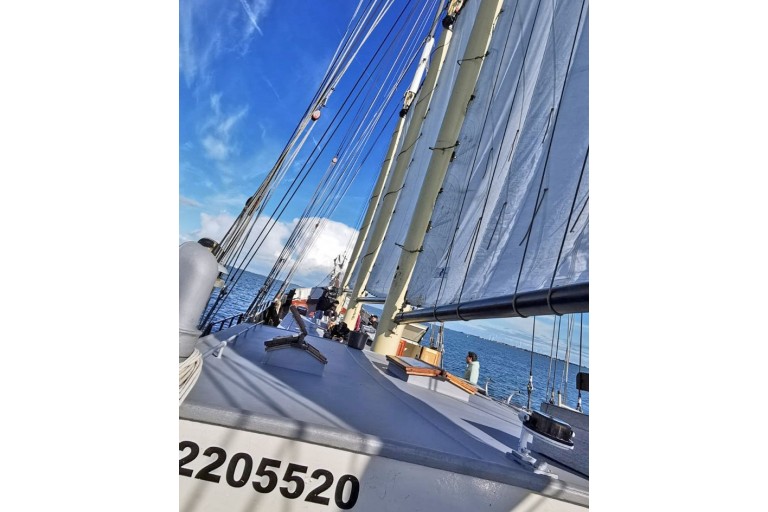 Top sail schooner 26 overnight guests