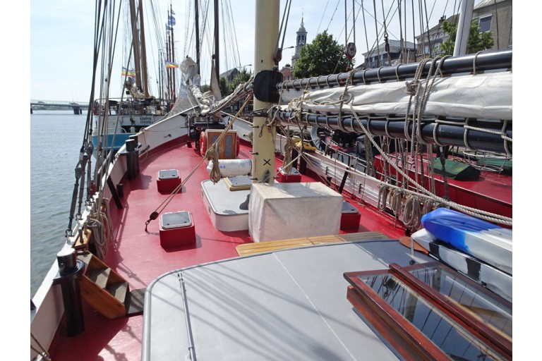Top sail schooner 26 overnight guests