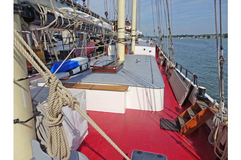 Top sail schooner 26 overnight guests