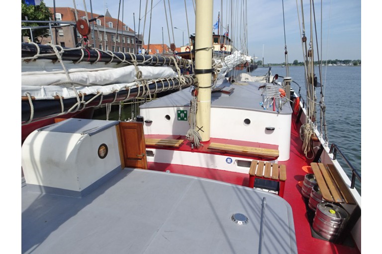 Top sail schooner 26 overnight guests