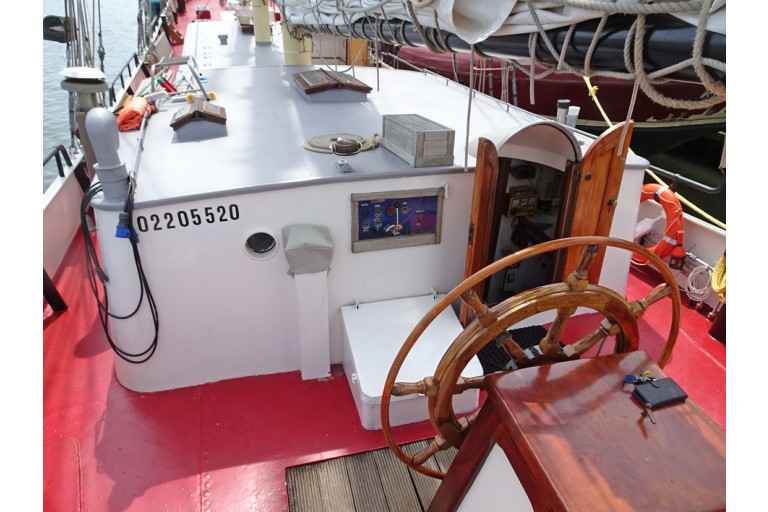 Top sail schooner 26 overnight guests