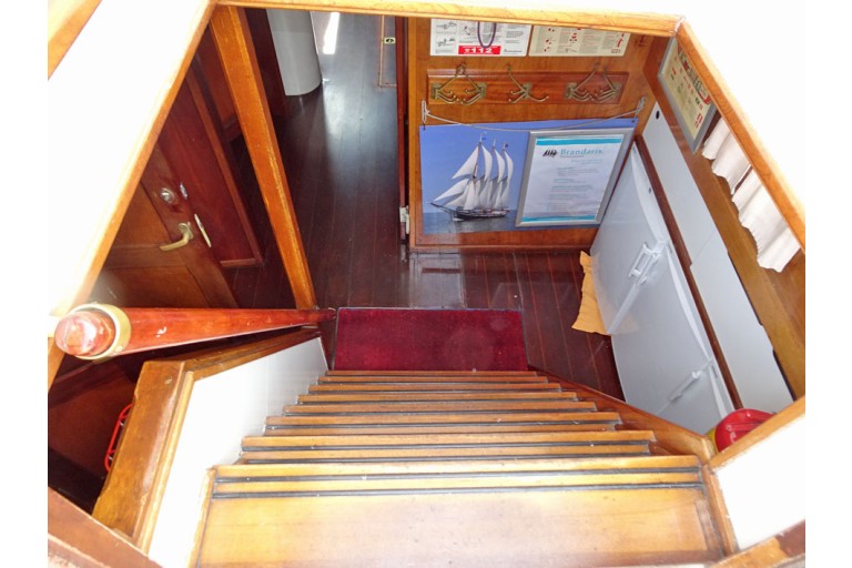 Top sail schooner 26 overnight guests