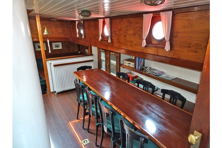 Top sail schooner 26 overnight guests