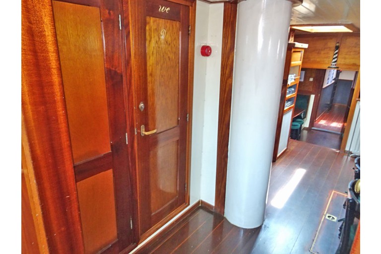 Top sail schooner 26 overnight guests