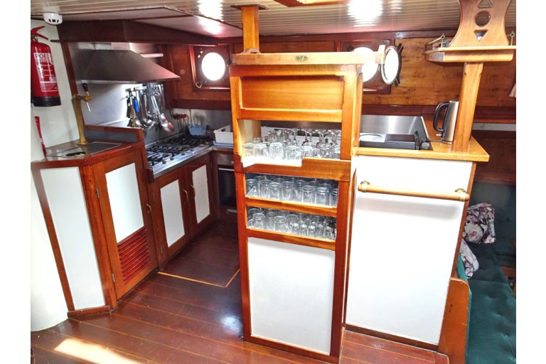 Top sail schooner 26 overnight guests