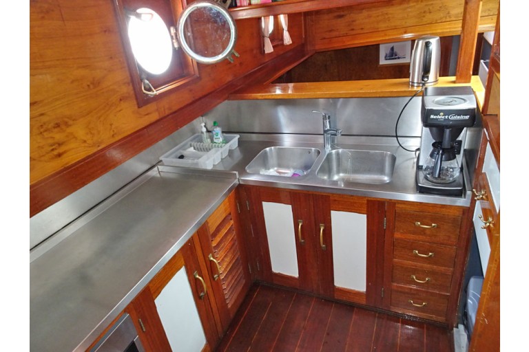 Top sail schooner 26 overnight guests
