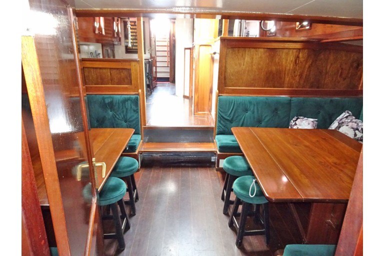 Top sail schooner 26 overnight guests