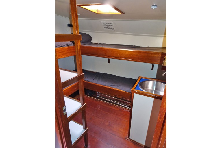 Top sail schooner 26 overnight guests