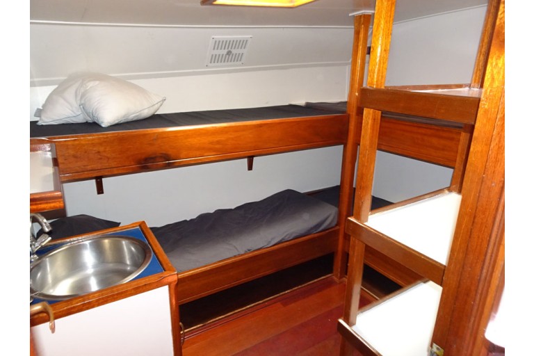 Top sail schooner 26 overnight guests