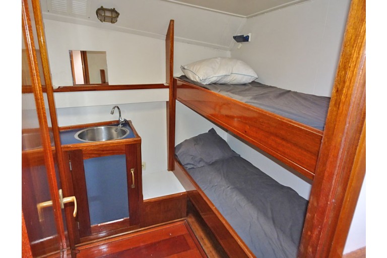 Top sail schooner 26 overnight guests
