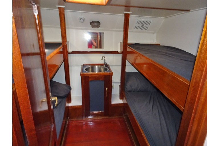 Top sail schooner 26 overnight guests