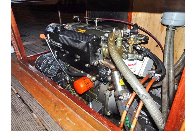 Classic motor yacht 10.00