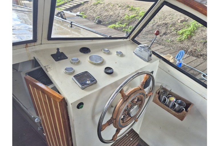 Pont de gaillard Yacht à moteur classique 11.30