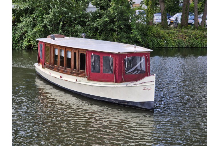 Classic Dutch motor yacht 8.90