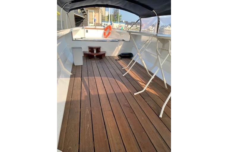 Open Tour boat for 35 guests