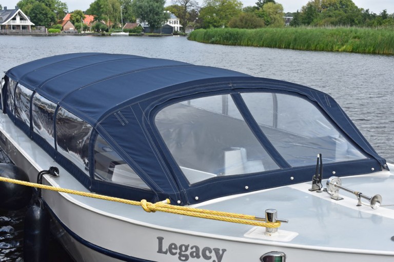 Open Tour boat for 35 guests
