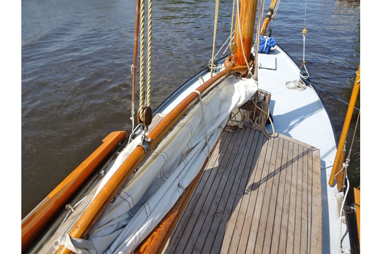 Dutch Classic Sailing yacht 900