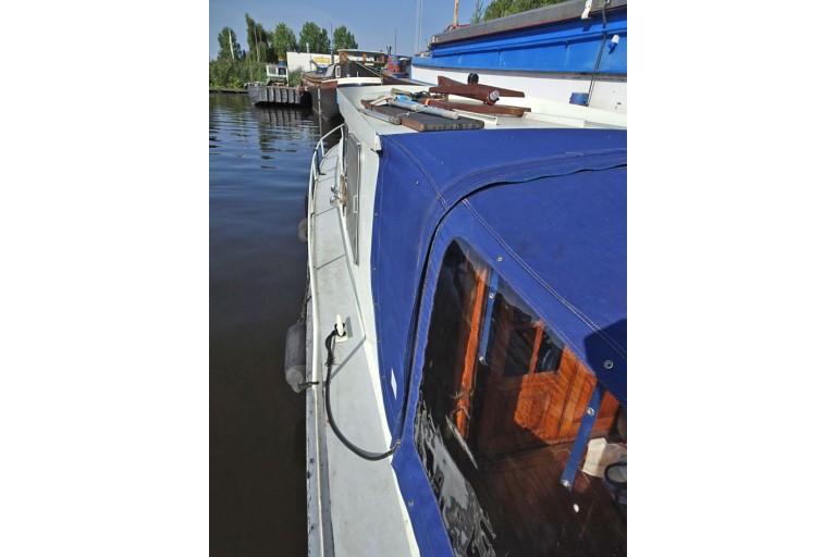 ancien Bateau de Police RP37