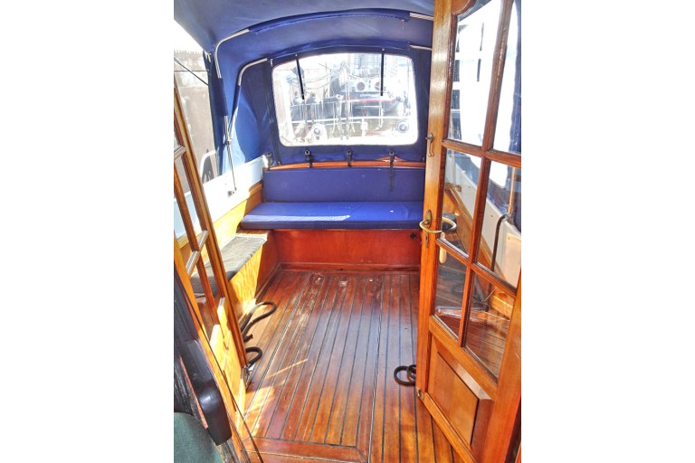 ancien Bateau de Police RP37