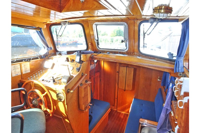 ancien Bateau de Police RP37